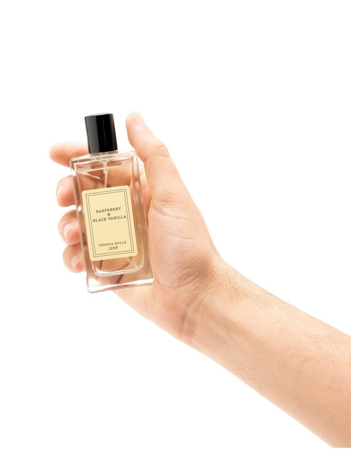 CERERIA MOLLA purškiklis ir kūno dulksna „Raspberry & Black Vanilla“ 100 ml.